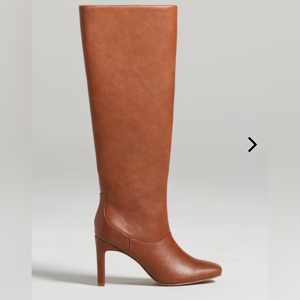 🚫SOLD🚫 Knee-High Block-Heel Boot